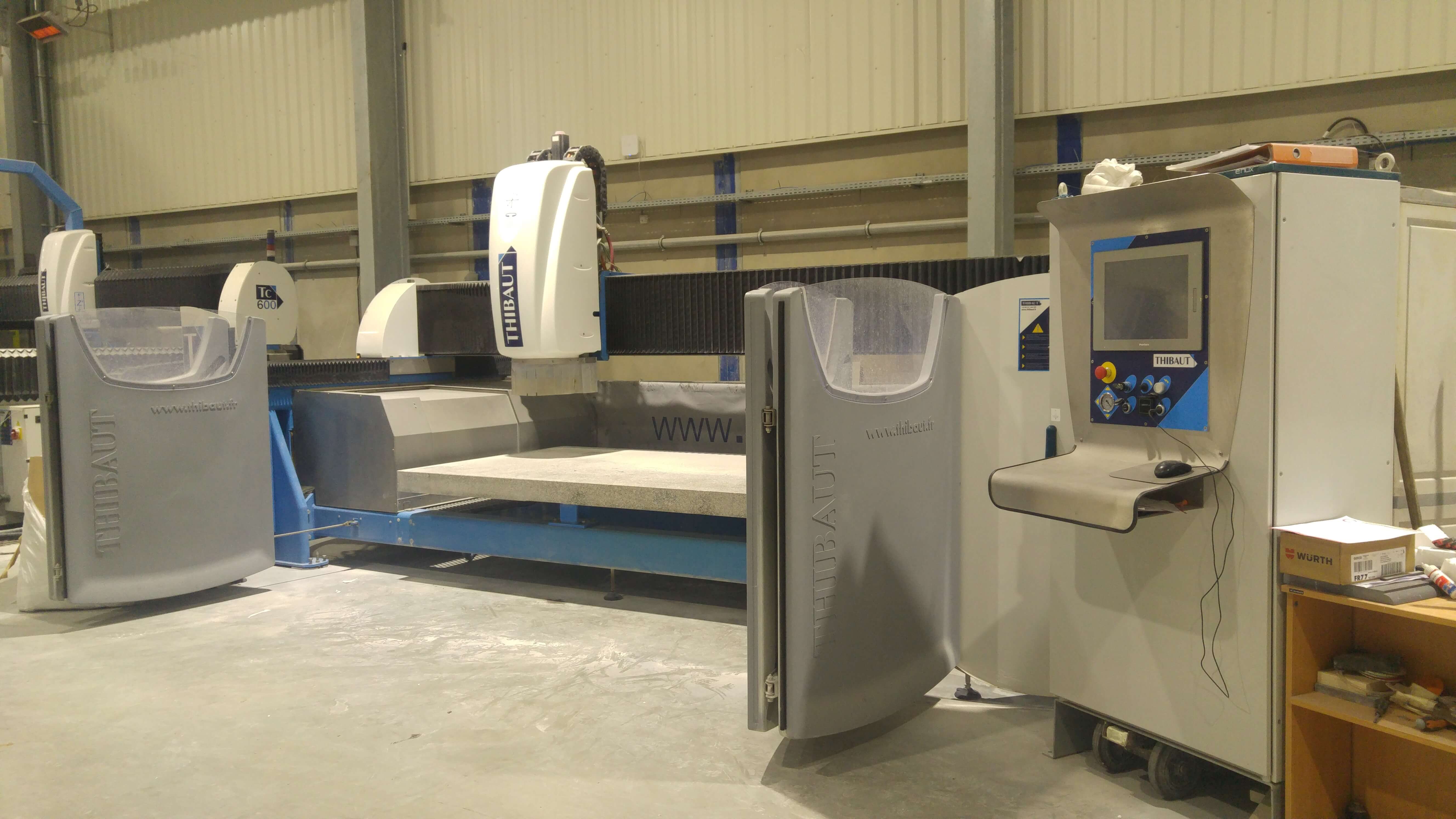 Centre d'usinage CN  THIBAUT T812