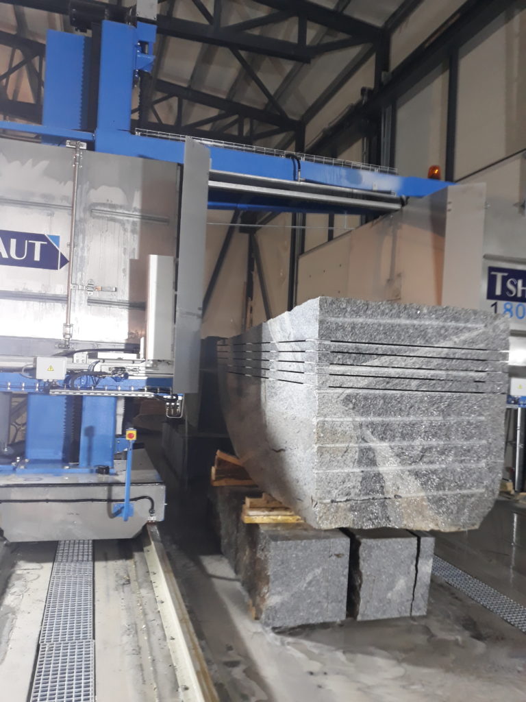 TSH machine for sawing stone horizontally