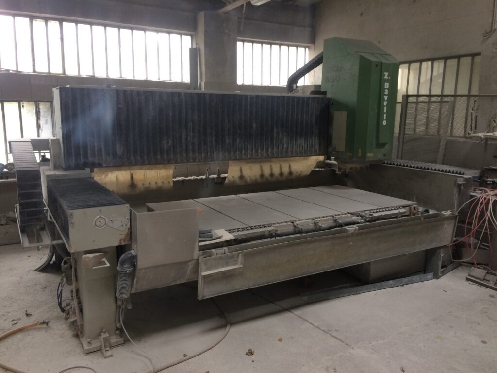 Profileuse d’occasion CN BAVELLONI modèle EGAR 250 – 04