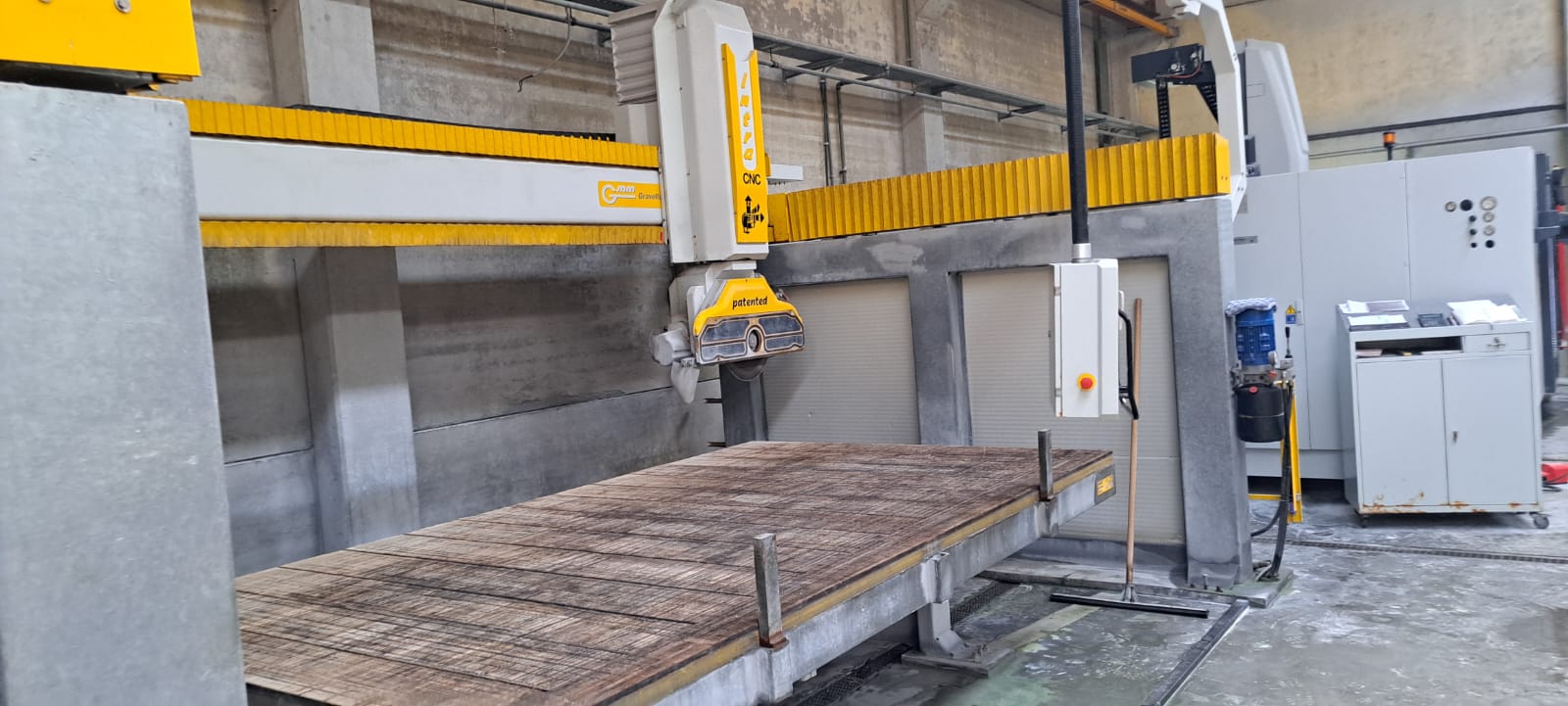 Machine Thibaut Débiteuse 5 axes d’occasion GMM Intra 36