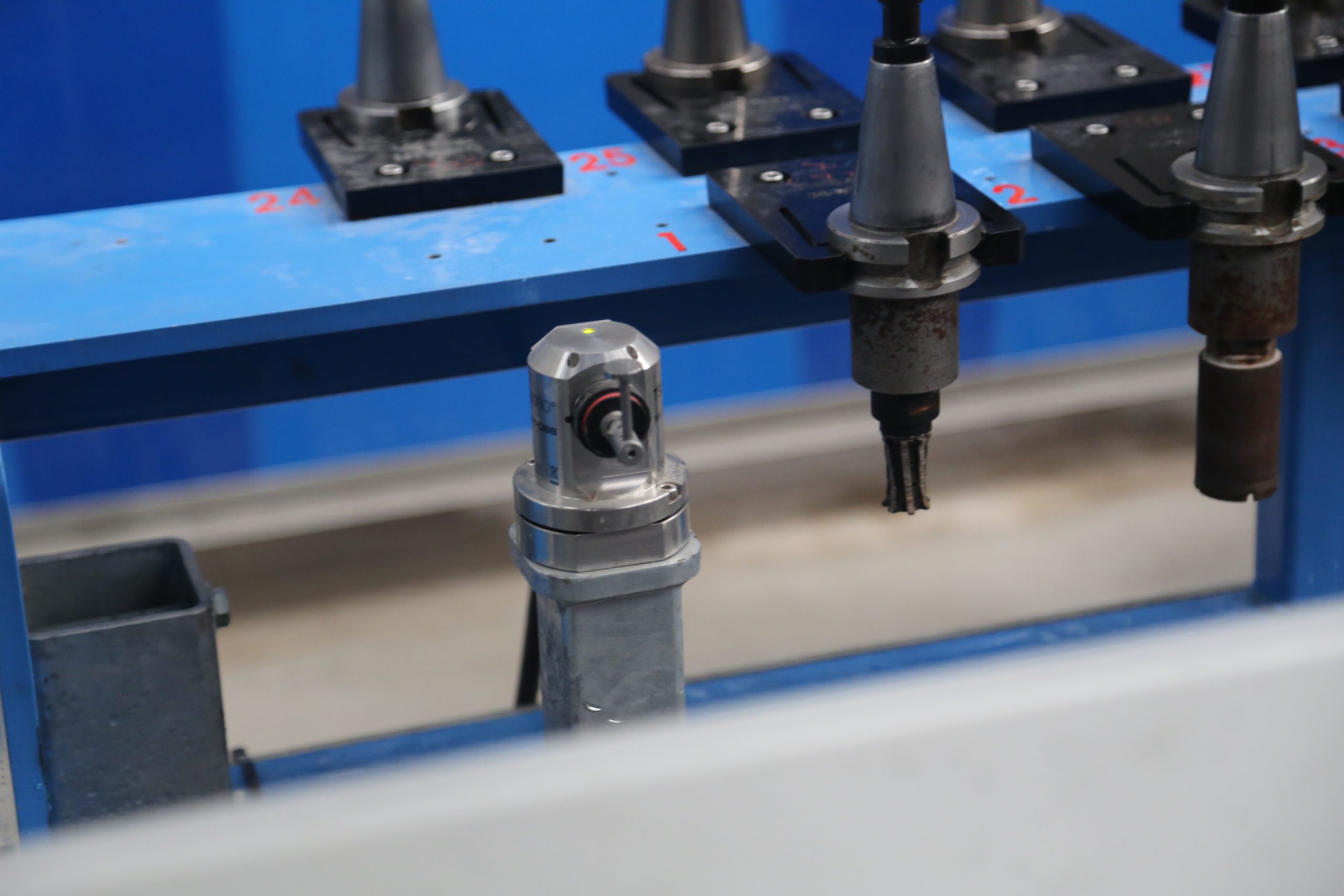 T812 V5 M (3 & 4 axes)